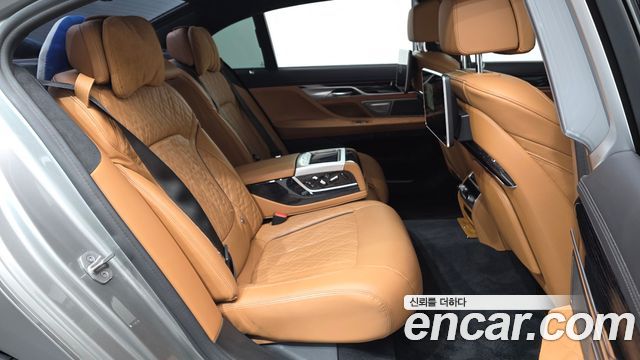 BMW 7 Series (G11) 740Li xDrive M Sport Package 2021 — фото 10