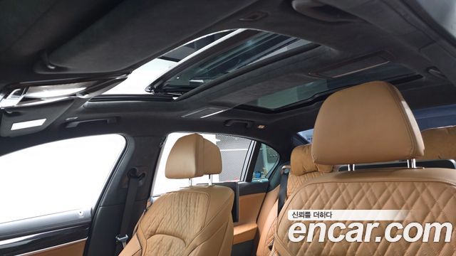 BMW 7 Series (G11) 740Li xDrive M Sport Package 2021 — фото 18