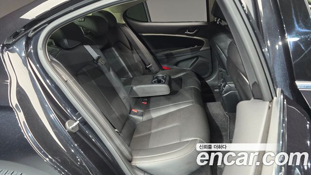 Genesis G70 Gasoline 2.0T 4WD 2023 — фото 12