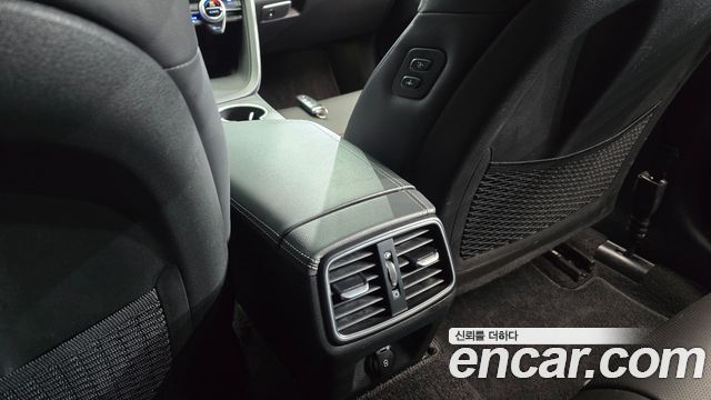 Genesis G70 Gasoline 2.0T 4WD 2023 — фото 17