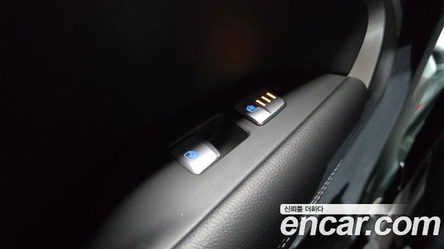 Genesis G70 Gasoline 2.0T 4WD 2023 — фото 18