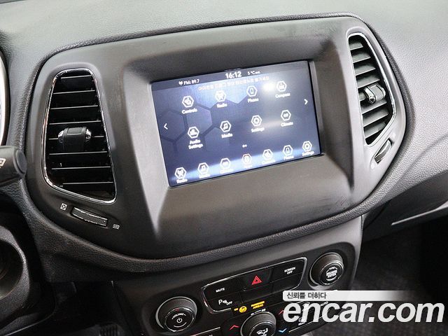 Jeep Compass (II) 2.4 Longitude AWD 2019 — фото 8