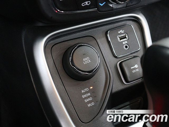Jeep Compass (II) 2.4 Longitude AWD 2019 — фото 15