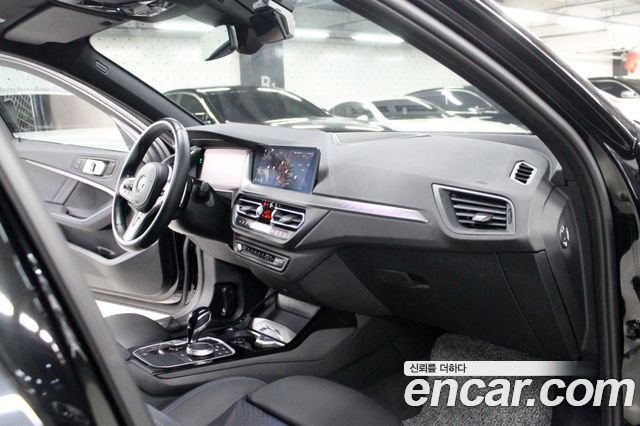 BMW 1 Series (F40) 120i M Sports 2023 — фото 10
