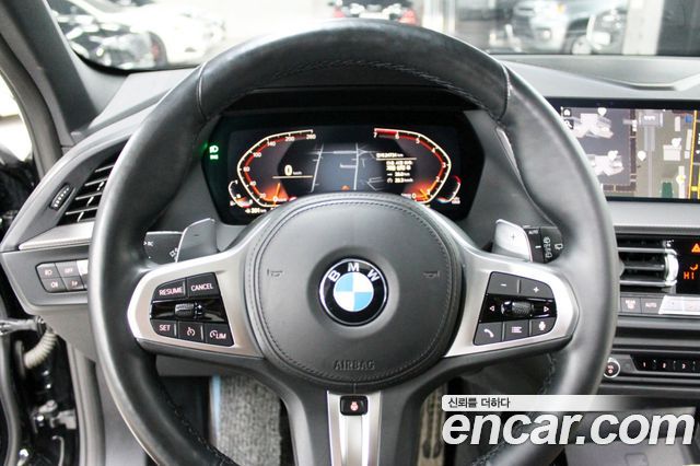 BMW 1 Series (F40) 120i M Sports 2023 — фото 15