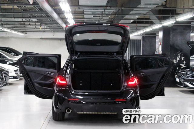 BMW 1 Series (F40) 120i M Sports 2023 — фото 23