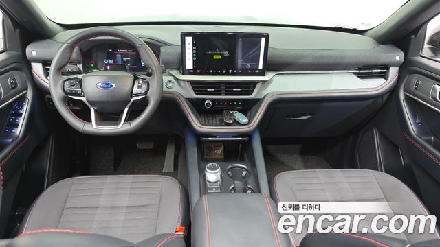 Ford Explorer (VI) 2.3 ST-Line 4WD 2025 — фото 7