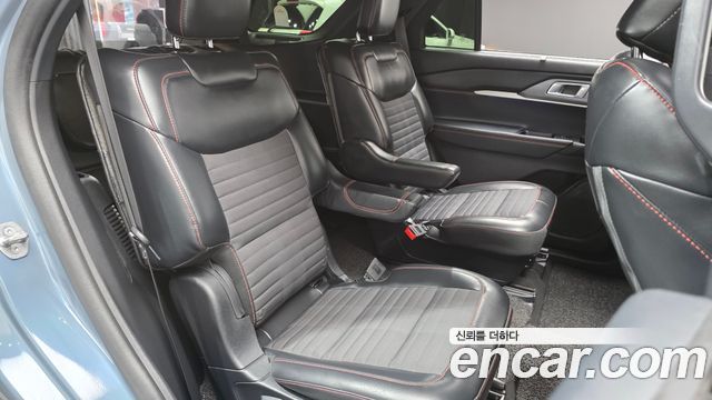 Ford Explorer (VI) 2.3 ST-Line 4WD 2025 — фото 12