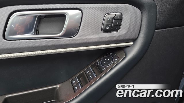 Ford Explorer (VI) 2.3 ST-Line 4WD 2025 — фото 17
