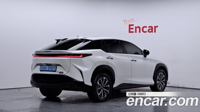 Lexus RZ450e Luxury 2023 — фото 2