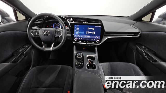 Lexus RZ450e Luxury 2023 — фото 7
