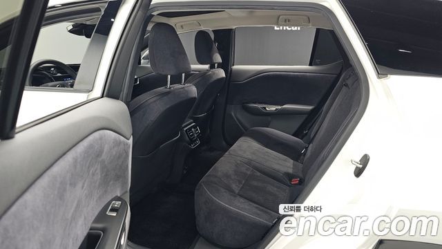 Lexus RZ450e Luxury 2023 — фото 15