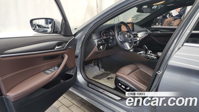 BMW 5 Series (G30) 523d xDrive M Sport 2023 — фото 10