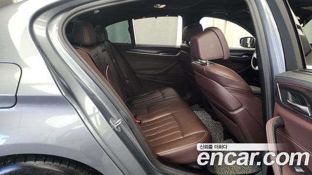 BMW 5 Series (G30) 523d xDrive M Sport 2023 — фото 12