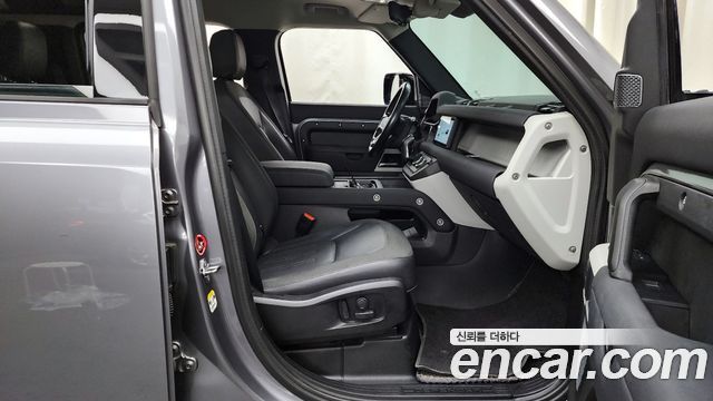 Land Rover Defender (L663) 110 D240 SE 2020 — фото 11