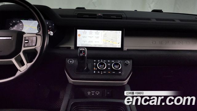 Land Rover Defender (L663) 110 D240 SE 2020 — фото 14
