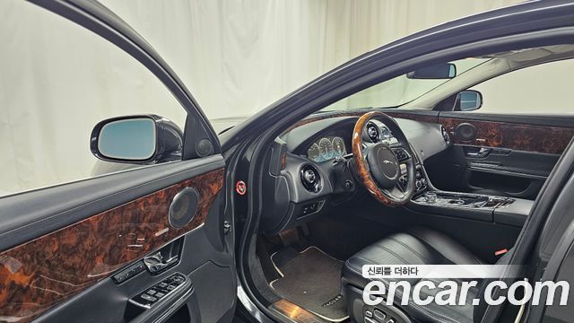 Jaguar XJ 5.0 Premium Luxury LWB X351 2011 — фото 10