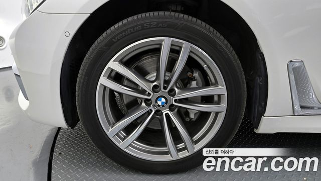 BMW 7 Series (G11) 730Ld xDrive M Sport 2017 — фото 5