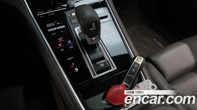 Porsche Panamera (971) 3.0 AWD 2018 — фото 9