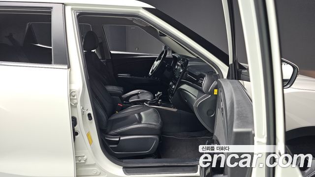 KG Mobility (SsangYong) Very New Tivoli Gasoline 1.5 2WD V3 2022 — фото 12