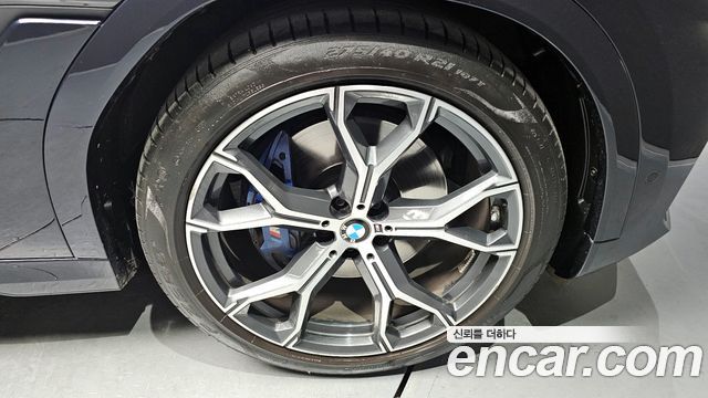 BMW X6 (G06) xDrive40i M Sport 2023 — фото 5