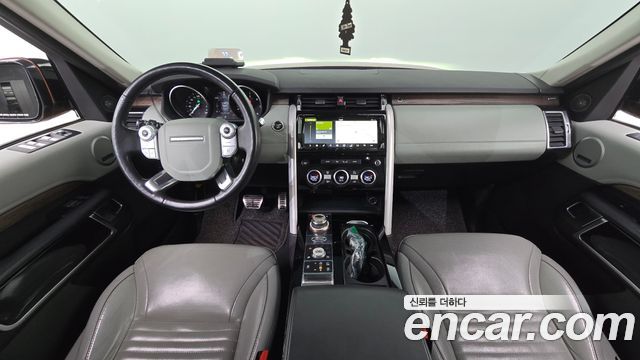 Land Rover Discovery 5 3.0 TD6 HSE Luxury 2017 — фото 7