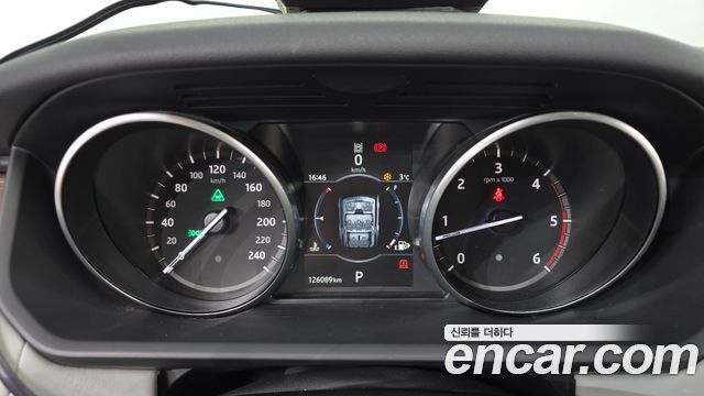 Land Rover Discovery 5 3.0 TD6 HSE Luxury 2017 — фото 8