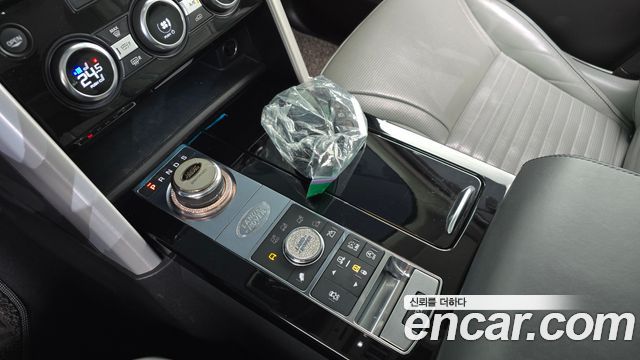 Land Rover Discovery 5 3.0 TD6 HSE Luxury 2017 — фото 9