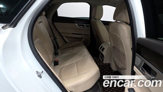 Jaguar XF (X260) 25t Prestige 2018 — фото 12