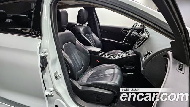 Chrysler 200 (II) 2.4 Limited 2015 — фото 10