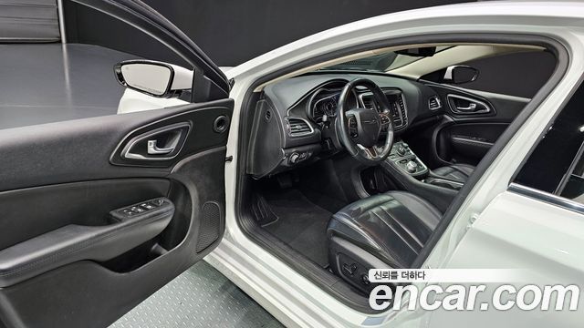 Chrysler 200 (II) 2.4 Limited 2015 — фото 15