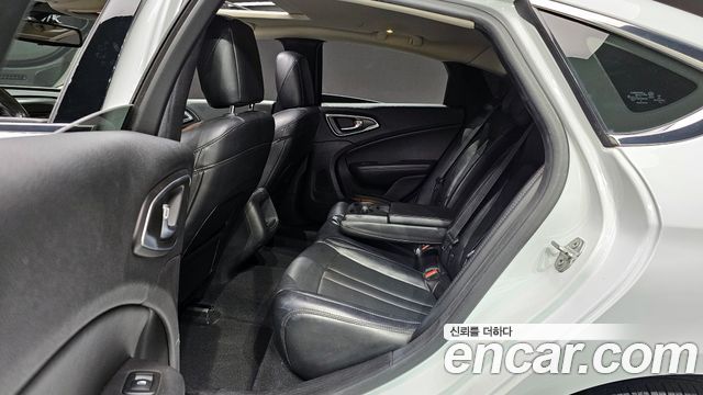Chrysler 200 (II) 2.4 Limited 2015 — фото 16