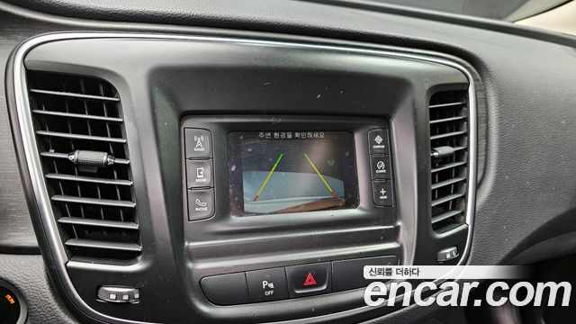 Chrysler 200 (II) 2.4 Limited 2015 — фото 21