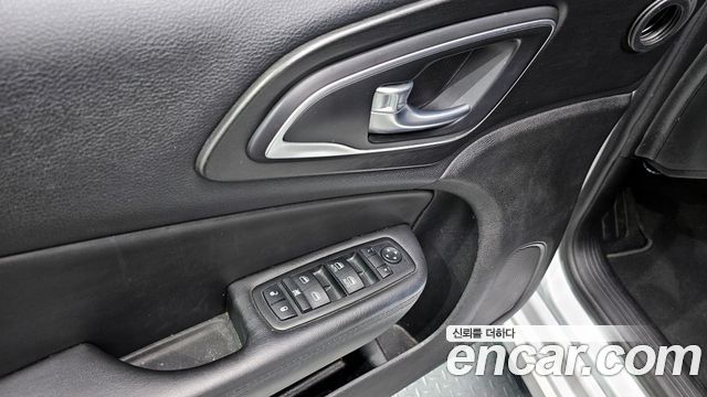 Chrysler 200 (II) 2.4 Limited 2015 — фото 22