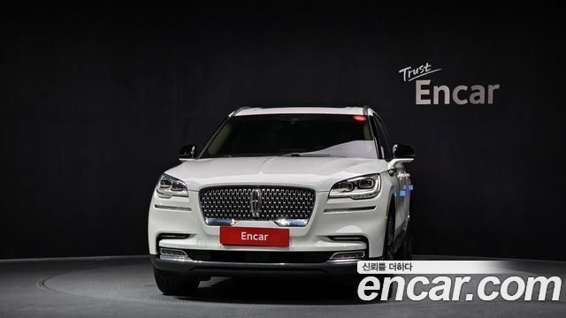 Lincoln Aviator (II) 3.0 Reserve  AWD 2023 — фото 3