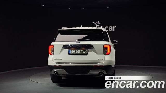 Ford Explorer (VI) 2.3 LimIted 4WD 2021 — фото 4