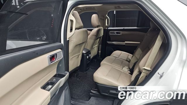 Ford Explorer (VI) 2.3 LimIted 4WD 2021 — фото 12