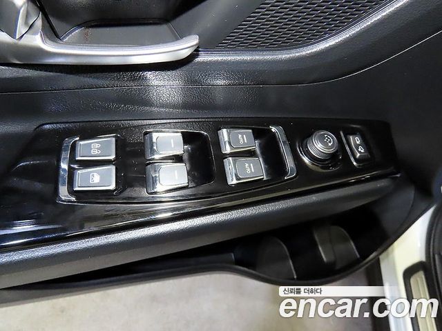 KG Mobility (SsangYong) Beautiful Korando Gasoline 1.5 2WD C7 2023 — фото 17