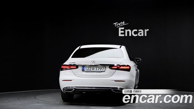 Mercedes-Benz E-Class (W213) E250 Avantgarde 2023 — фото 4