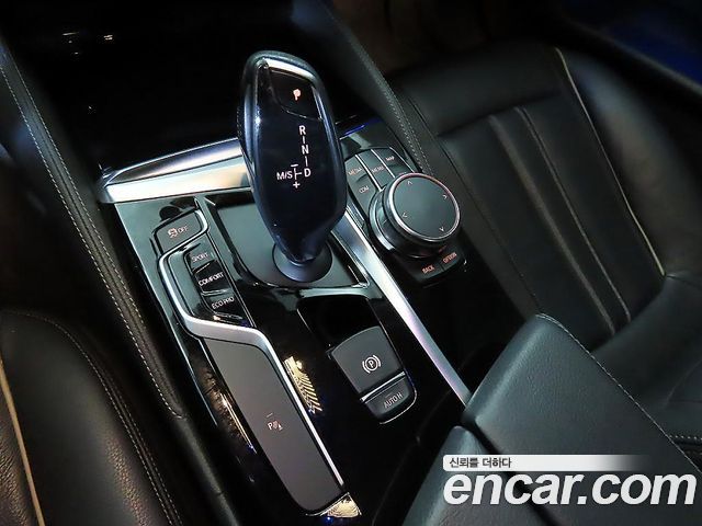 BMW 5 Series (G30) 520i Luxury 2018 — фото 16