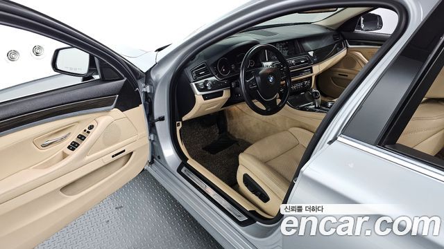 BMW 5 Series (F10) 520d xDrive Luxury Plus 2015 — фото 11