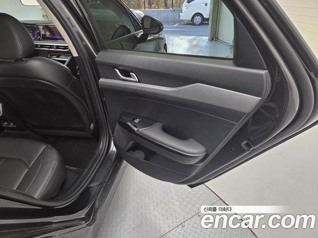 Kia K5 (III) 2.0 Trendy 2021 — фото 17