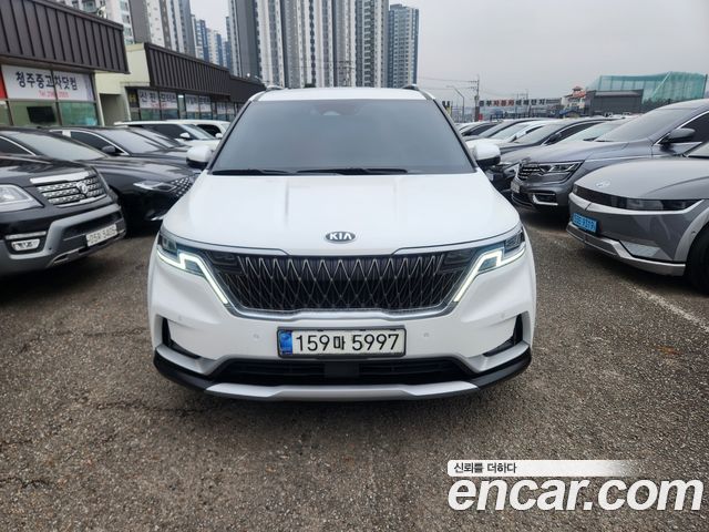Kia Carnival 9-Seater Prstige