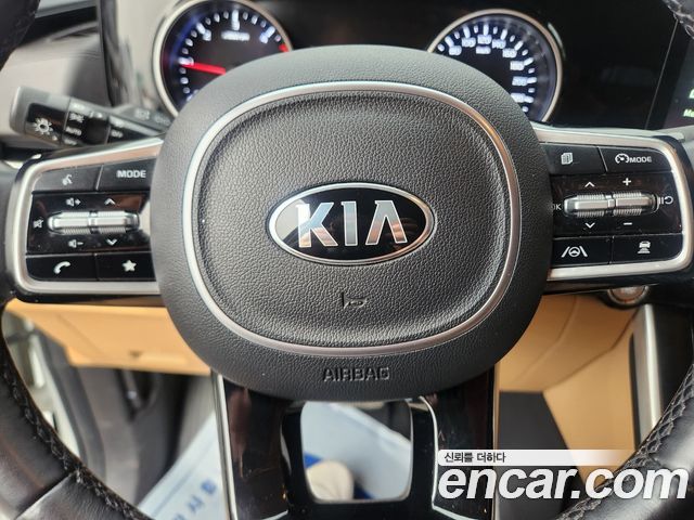 Kia Carnival 9-Seater Prstige 2021 — фото 8