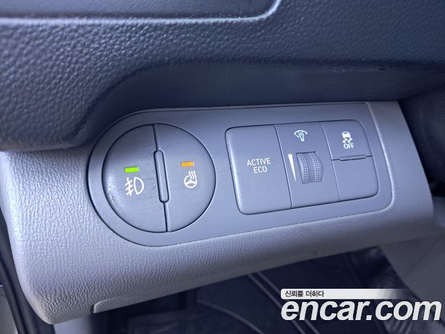 Hyundai Grand Starex Van 3-Seater Smart 2021 — фото 18