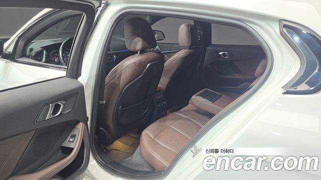 BMW 1 Series (F40) 120i M Sports 2023 — фото 15