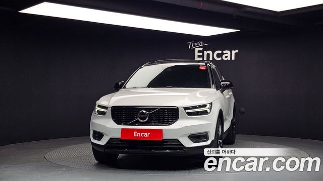 Volvo XC40 B4 R-Design 2021 — фото 3