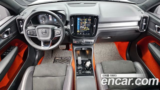 Volvo XC40 B4 R-Design 2021 — фото 7