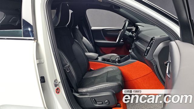 Volvo XC40 B4 R-Design 2021 — фото 10