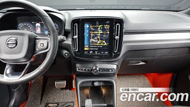 Volvo XC40 B4 R-Design 2021 — фото 18